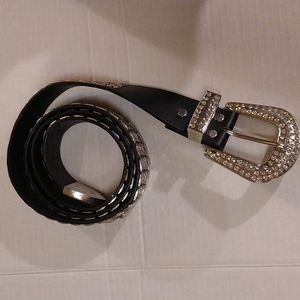 VGUC. Ornate Western inspired very jeweled belt.